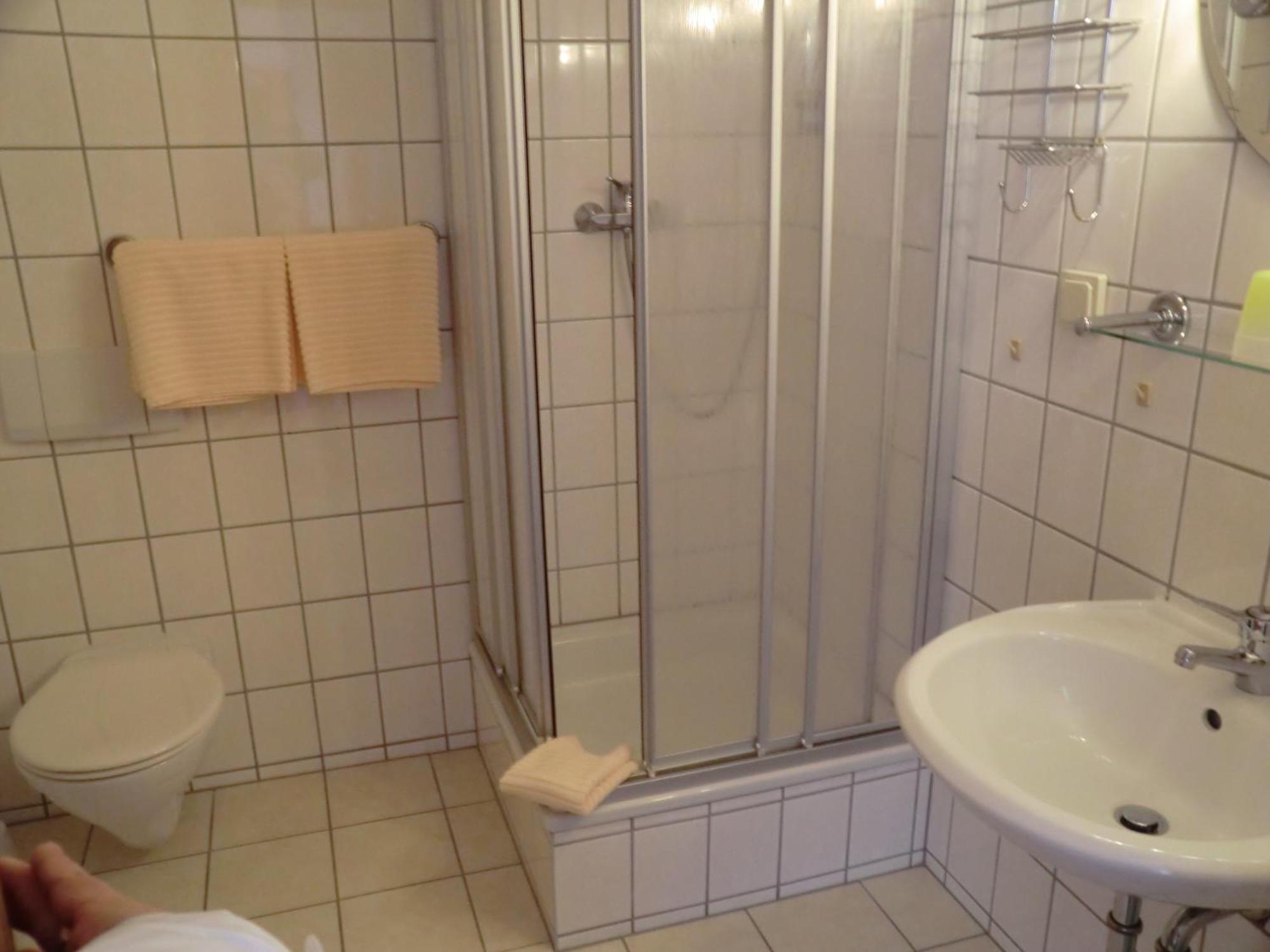 Hotel Zum Schneekopf "Garni" Gehlberg Екстер'єр фото