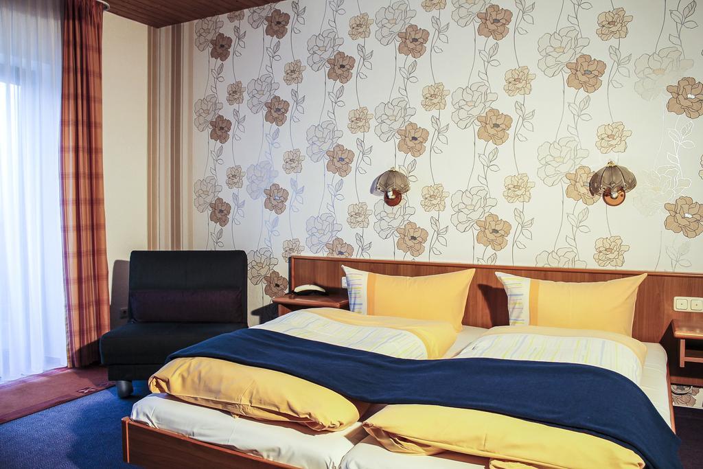 Hotel Zum Schneekopf "Garni" Gehlberg Екстер'єр фото
